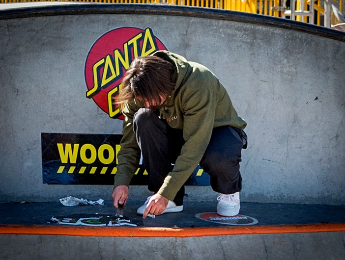 <!--daww19finals-->

Yeah, peel those stickers up you peasant! 