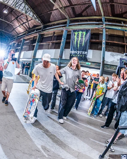 Simon running to claim his victory


<!--damnamnetherlandsday2besttrick-->