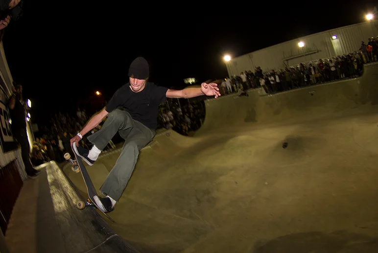 <!--am16consjam-->

Cedric Pabich, Tailgrab Nosegrind