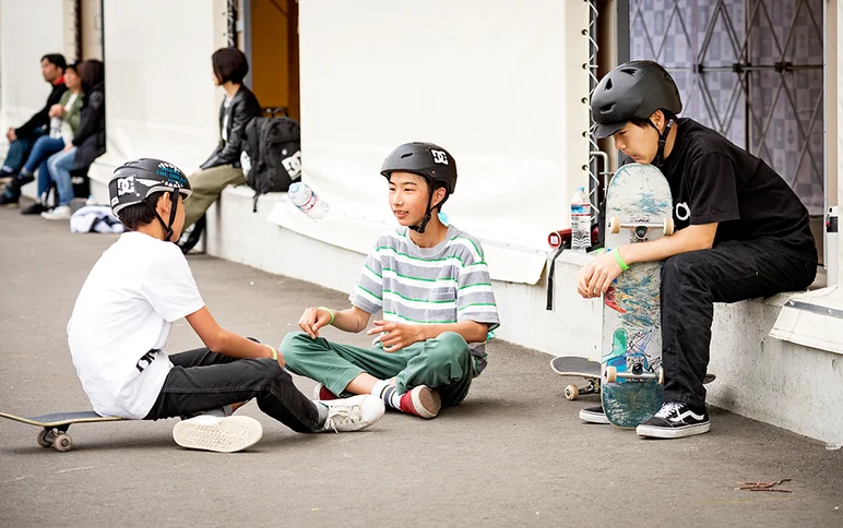 <!--ja19finalsphotos-->

The universal toy, a water bottle.
