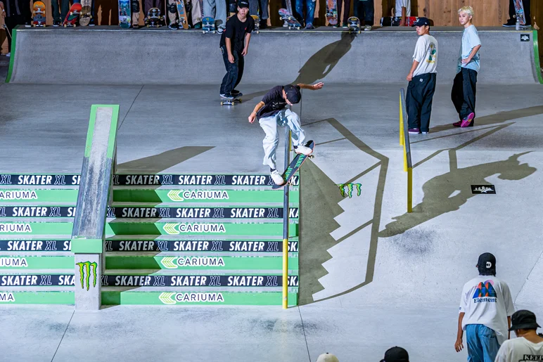 Well well well. If it isn't one of my favorite ams that can heelflip into every trick ever. Sena with the heelflip front nosegrind.

<!--damnamjapan2023besttrick-->