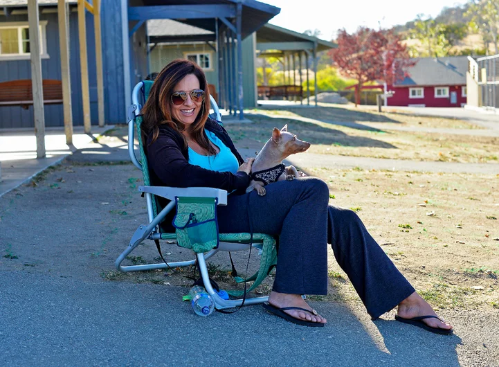 <!--ww14-->

Celebrity Sighting!!  Mrs. Sheckler happy to take a photo.  Her young pup not so much.


