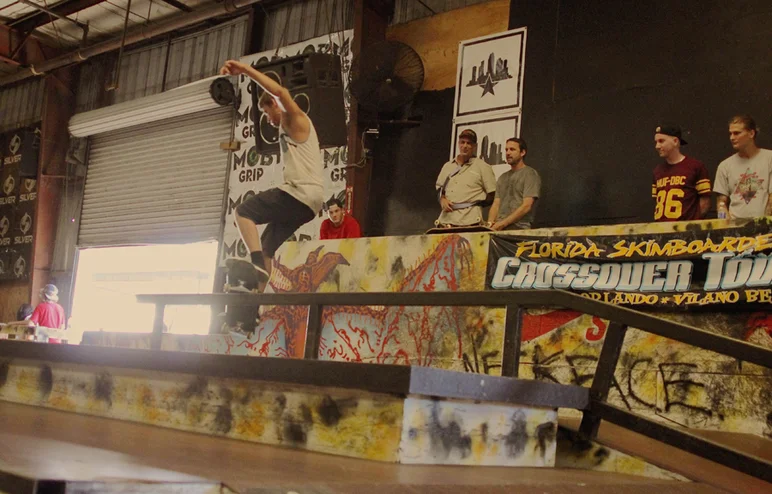 <!--skim2014-->

Alex Chapin taunting the judges with this proper front smith across the flatbar.