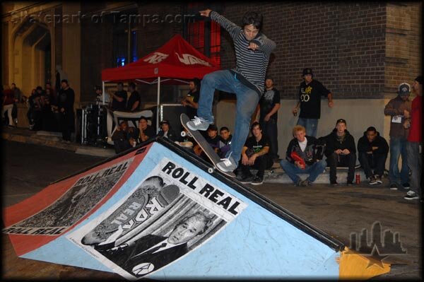 Sean Malto up and frontside nosegrind down