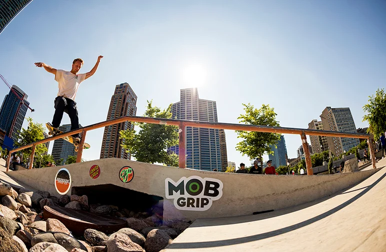 <!--dachi17practice-->

Registration Guru Derick Glancy goes up on a Saturday.