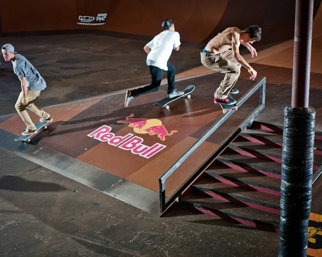 <!--ta14-t-->

This guy killed it in Damn Am NYC. Antonio Durao, kickflip back lip.