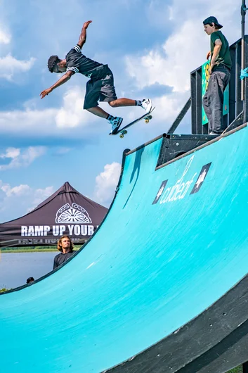 Keenan showing the young buck, Dylan, how to properly backside disaster.


<!--floridagrovesfest23-->