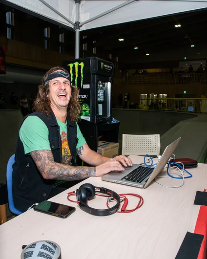 It's always a good time when DJ Wade is tagging along. Smiles all around!

<!--damnamjapan2022day1-->