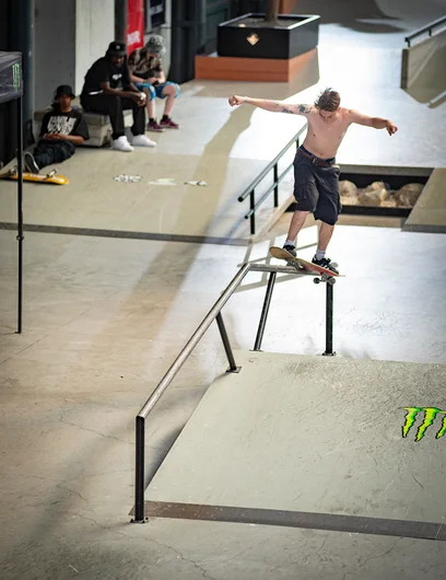 Looks like a Willy Grind up the rail, but nahhhhh.. It’s uh perfectly executed Benetar Grind performed by Elias Heitmann.

<!--damnambreda22qualifiersphotos-->