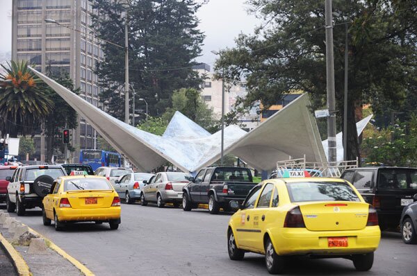 On the streets of Quito: Roof Spot