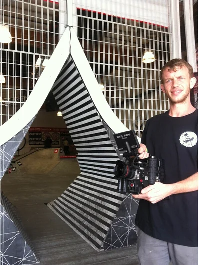 <!-- damnamvolcom14day2 -->

Frank's ready for the day with the Red Cam!