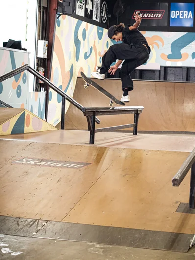 Kickflip Front Blunt