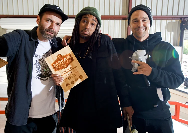 <!--DA-ATL16-1-->

D’andre Pendergrass Nollie Hardflipped Five-O’d the Hubba three times in a row.. he got second.