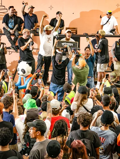 when you get the Zumiez Destroyer award and FREAK out
<!--tampaamsunday2023-->