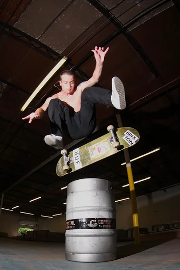 <!--soj17-->

Brad - Heelflip