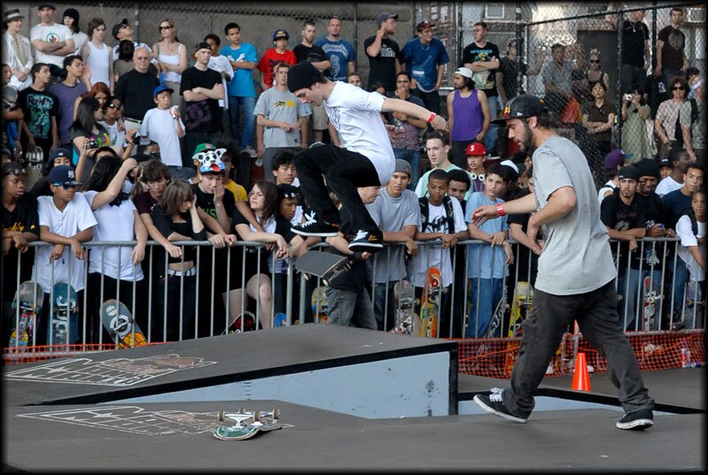 Mikemo Capaldi - frontside flip manual