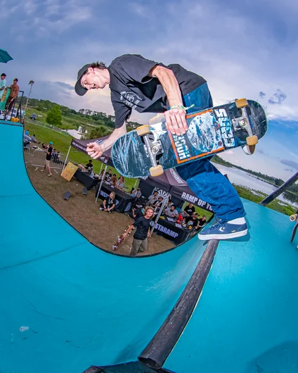 Ah there we go. Back boneless shot from Peter's frontside

<!--floridagrovesfest23-->