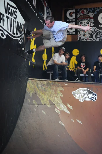 Montesi is also following instructions on the sign, to fakie.<!-- Clash of the Crews 2013 Presented by Vans -->