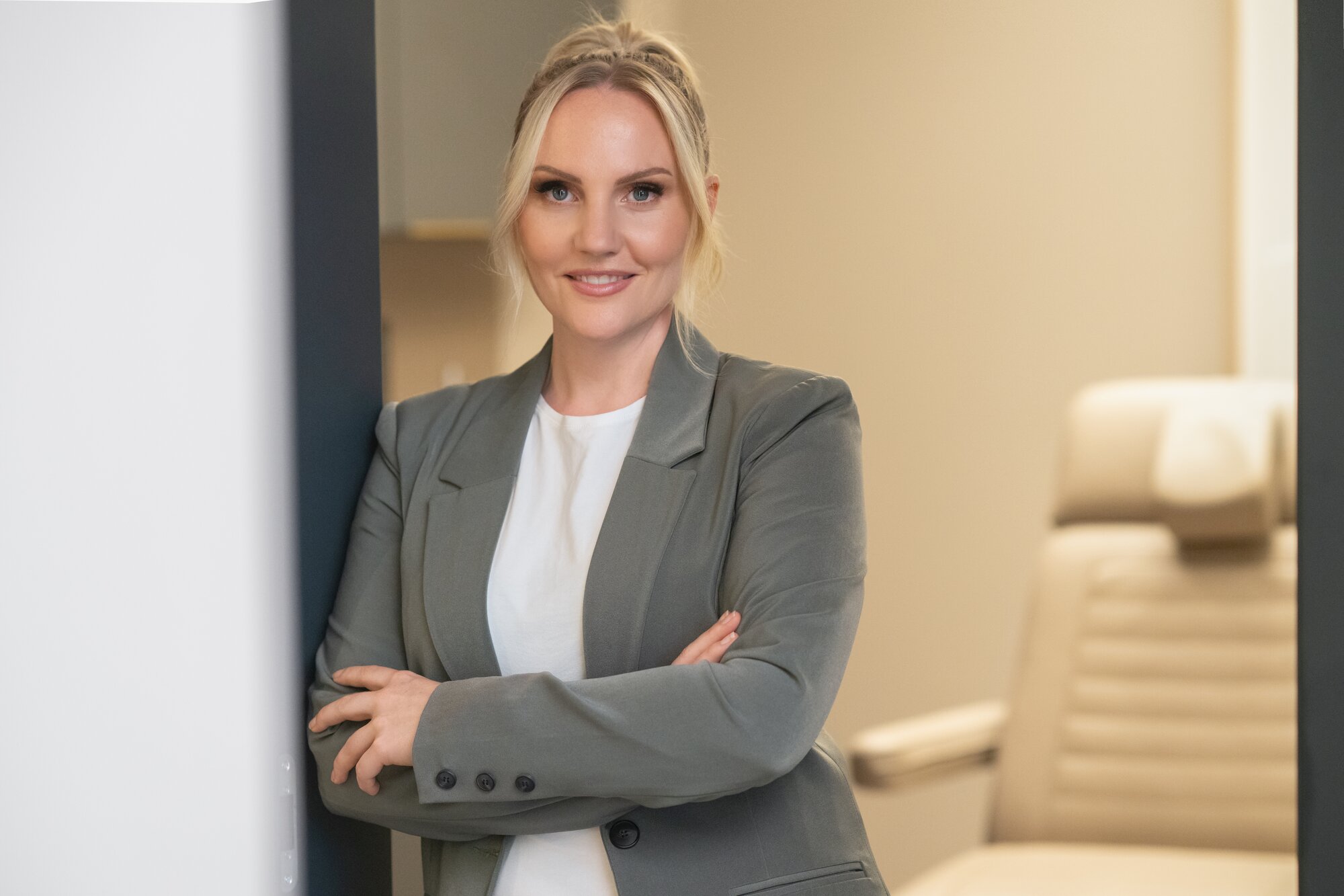 Dr. Jasmin Last über die Perimenopause: “Eine Hormontherapie kann für viele Frauen ein Gewinn an Lebensqualität sein”