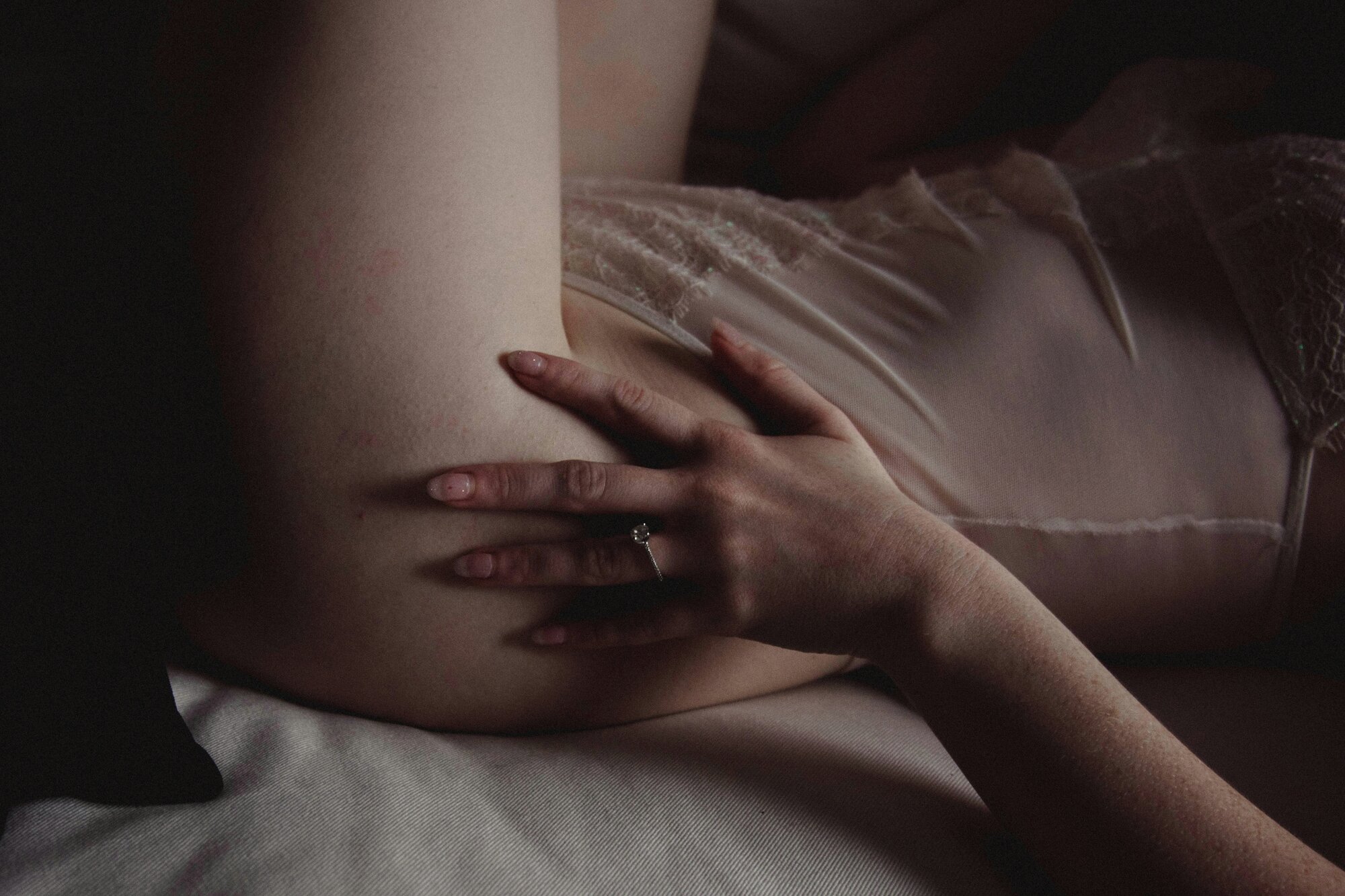 Schmerzen im Zyklus: Menstruationskrämpfe, PMS & Endometriose