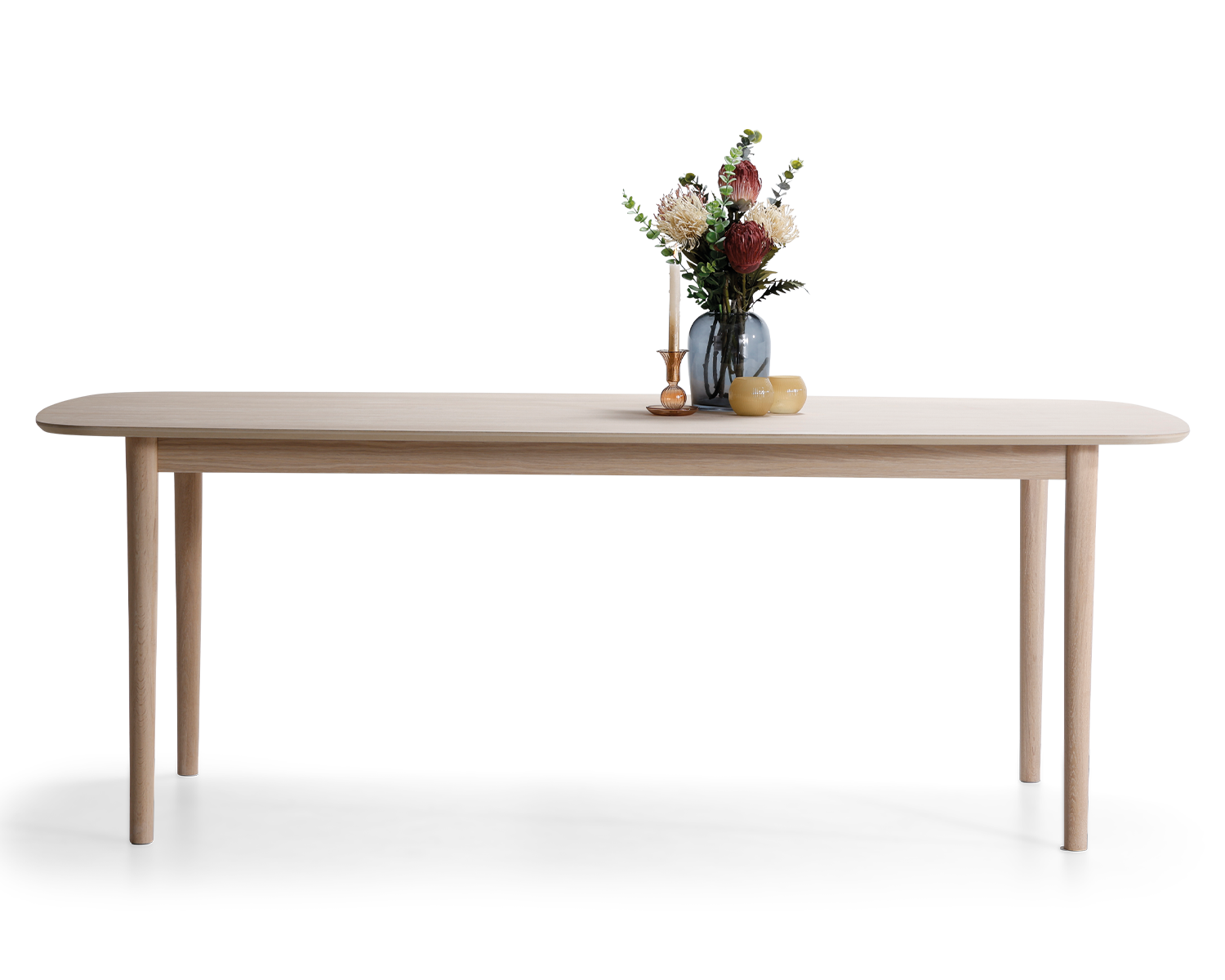 Aston hvidolieret spisebord i fineret eg med runde kanter og med mulighed for tillægsplader 