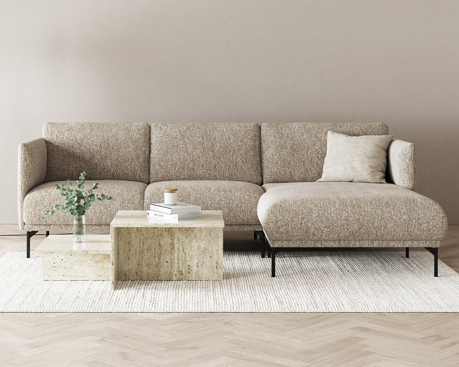 Sofa med chaiselong fra Josefine sofaserien i en stue indrettet i skandinavisk stil