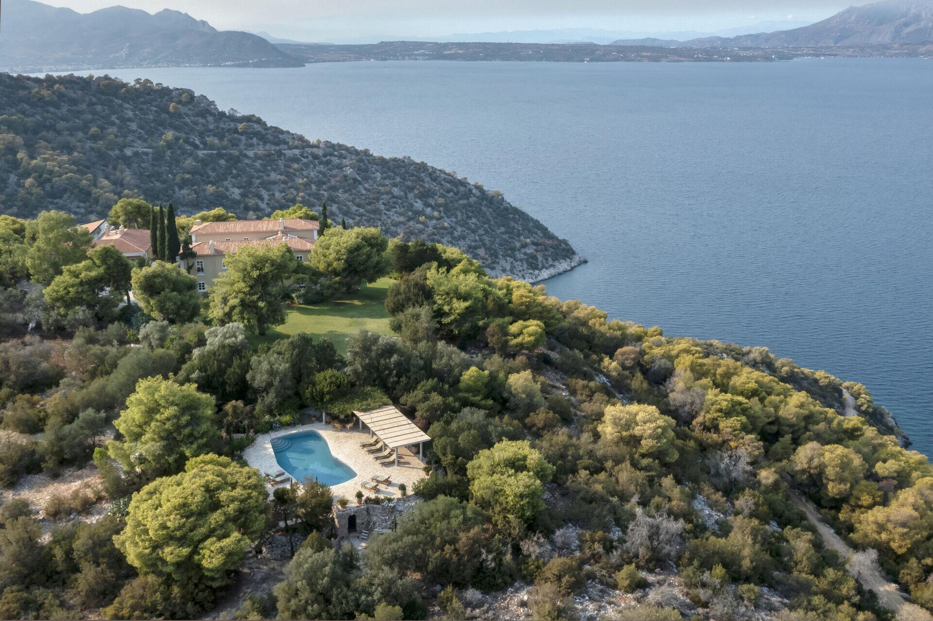 Villas for Extraordinary Celebrations: Villa Aetos