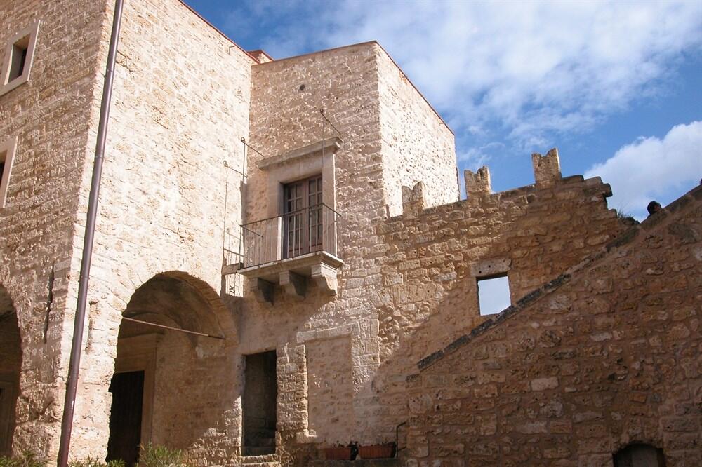 Il Castello di Carini