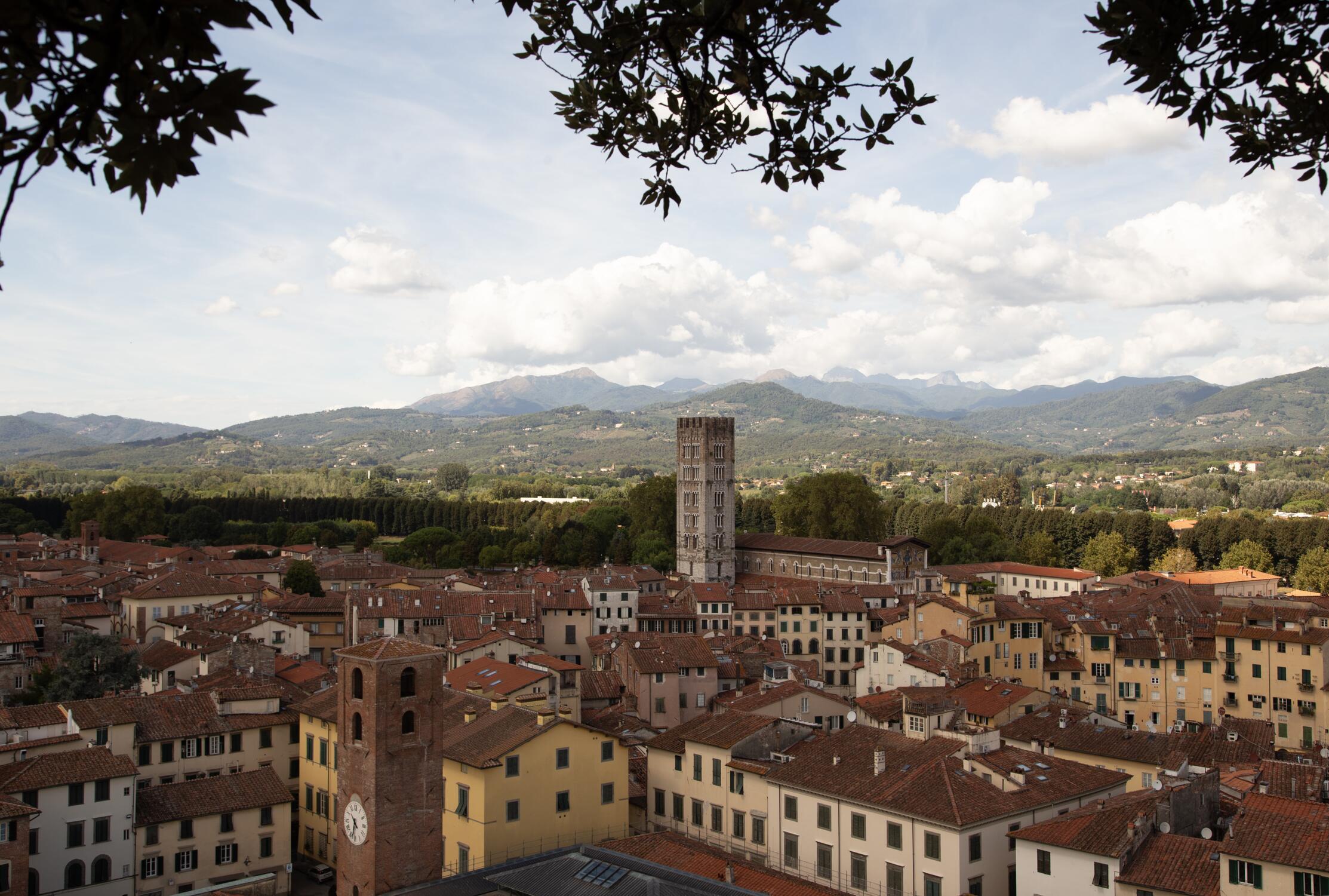 A North Tuscany Itinerary: 7 Days Between Hilltops and Shoreline