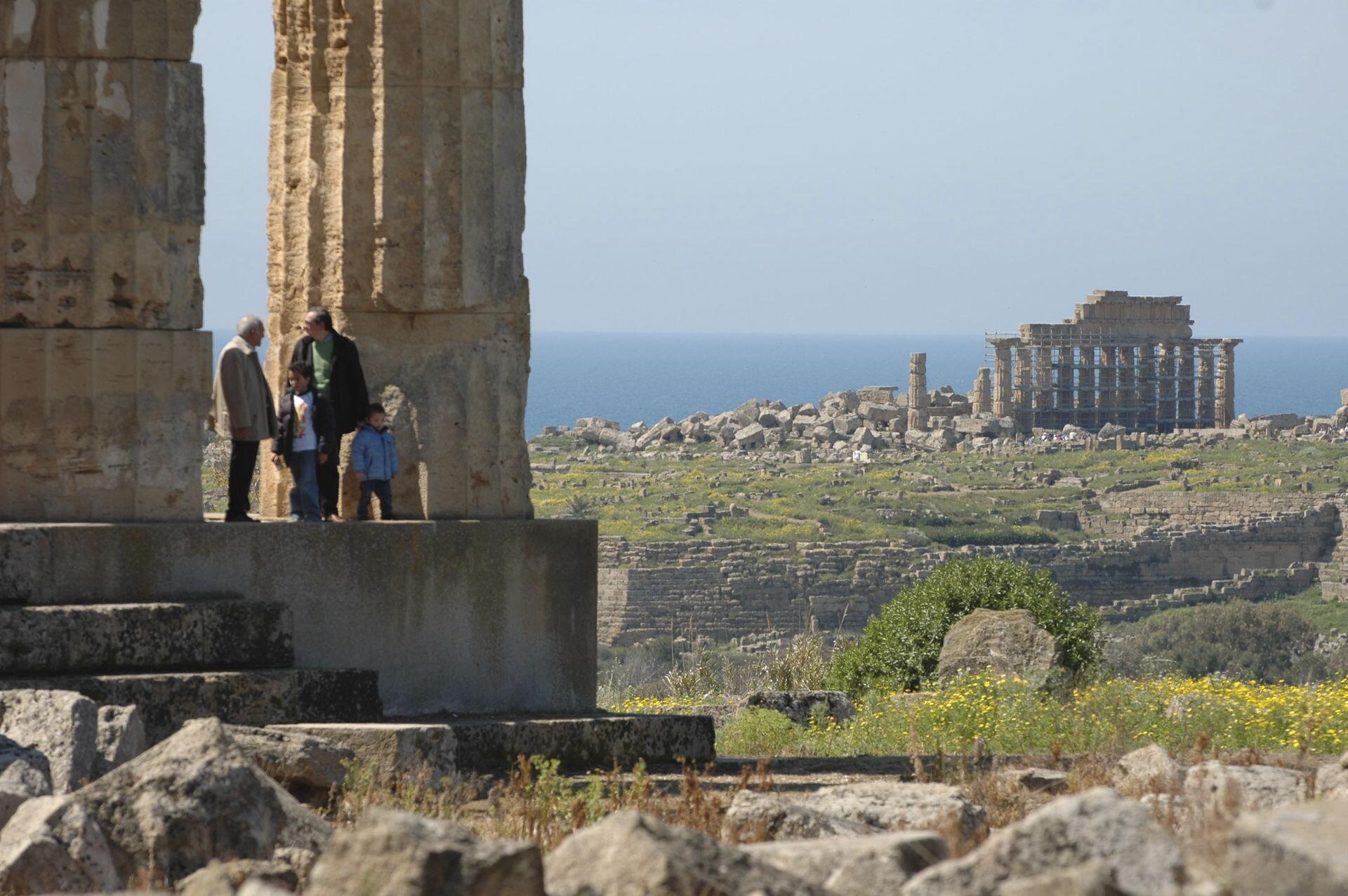 Google like to take over Selinunte for their annual Camp.