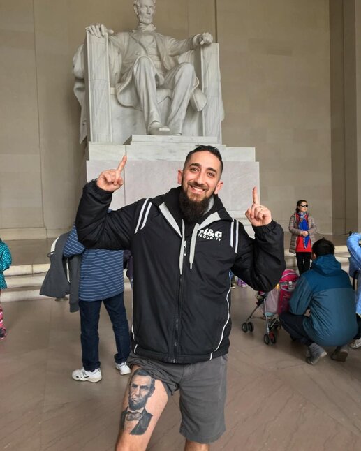 Evan Duswalt at the Lincoln Memorial