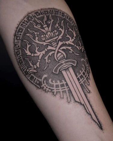 Taryn McIntyre Nordic Sword on arm