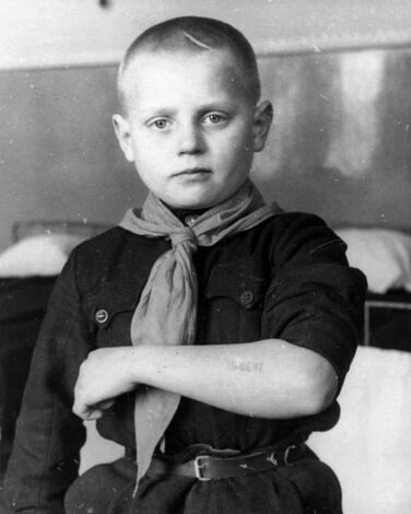 Evan Duswalt at the Lincoln Memorial