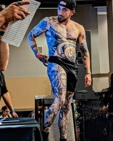 Evan Duswalt in tattoo contest