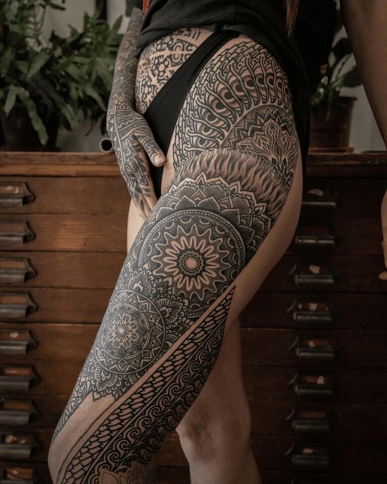 Thomas Hooper Leg Sleeve