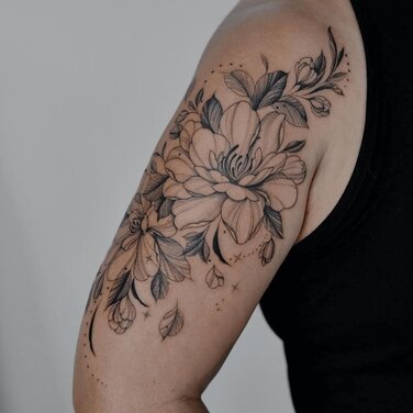 Anastasia Skvortsova Fine Line Floral Tattoo