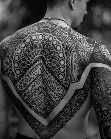Dillon Forte Geometric Design Back Piece