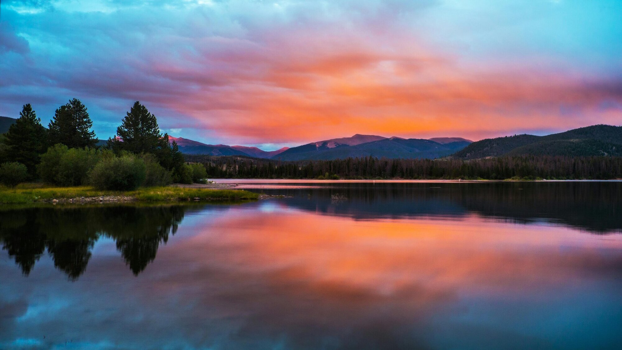 What factors are considered when calculating Colorado child support?