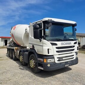 Sprzedaj używaną ciężarówkę Scania P450