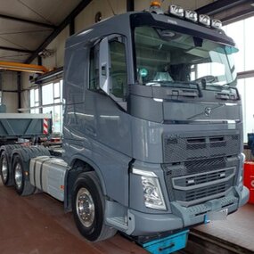 Vendi trattore volvo fh usato