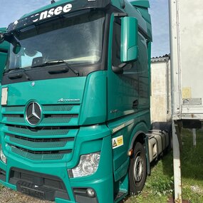 Sell used Actros truck tractor