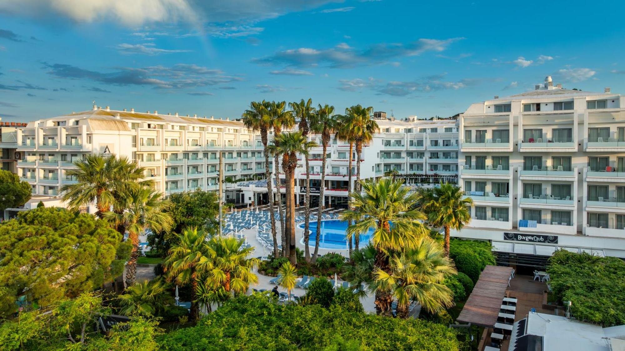 Aqua Hotel Aquamarina