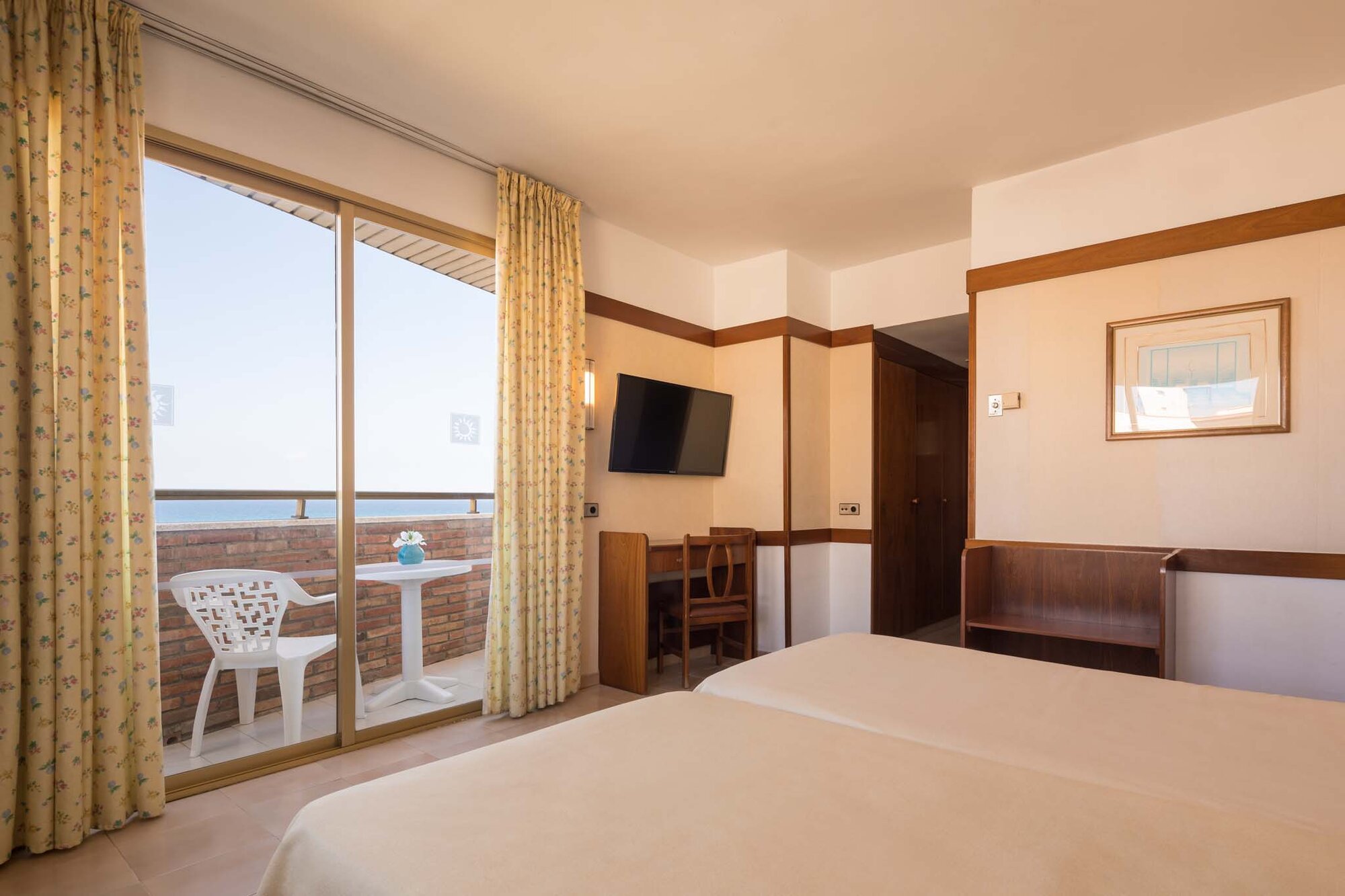 H Top Royal Sun Suites