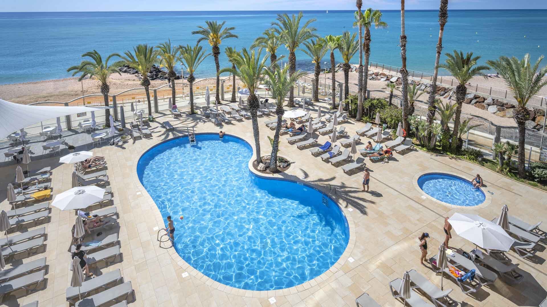 Caprici Beach Hotel & Spa