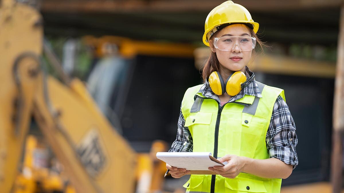 PPE for Women: 7 Tips for Finding the Right Fit on the Jobsite