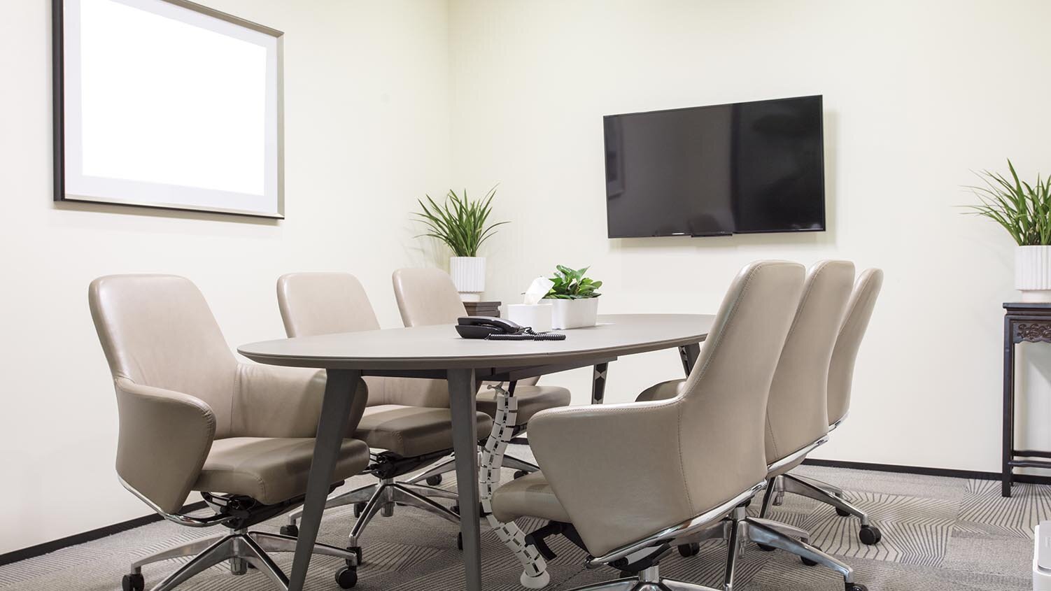 Should You Rent or Buy Your Office Furniture?