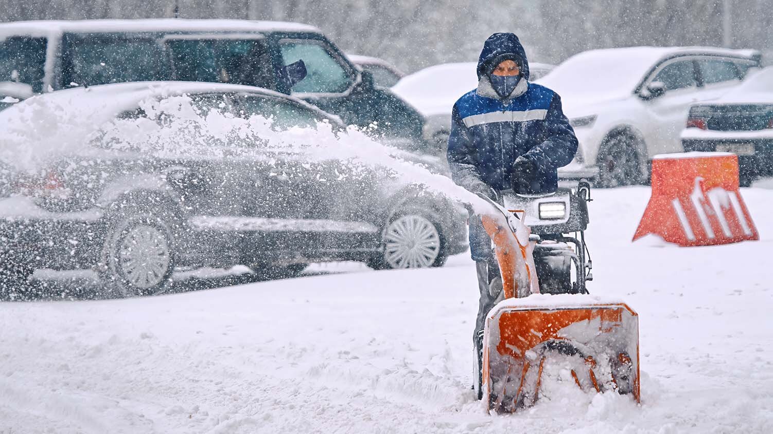 Snow Blower Safety Tips for Businesses: Winter Equipment Use Guide
