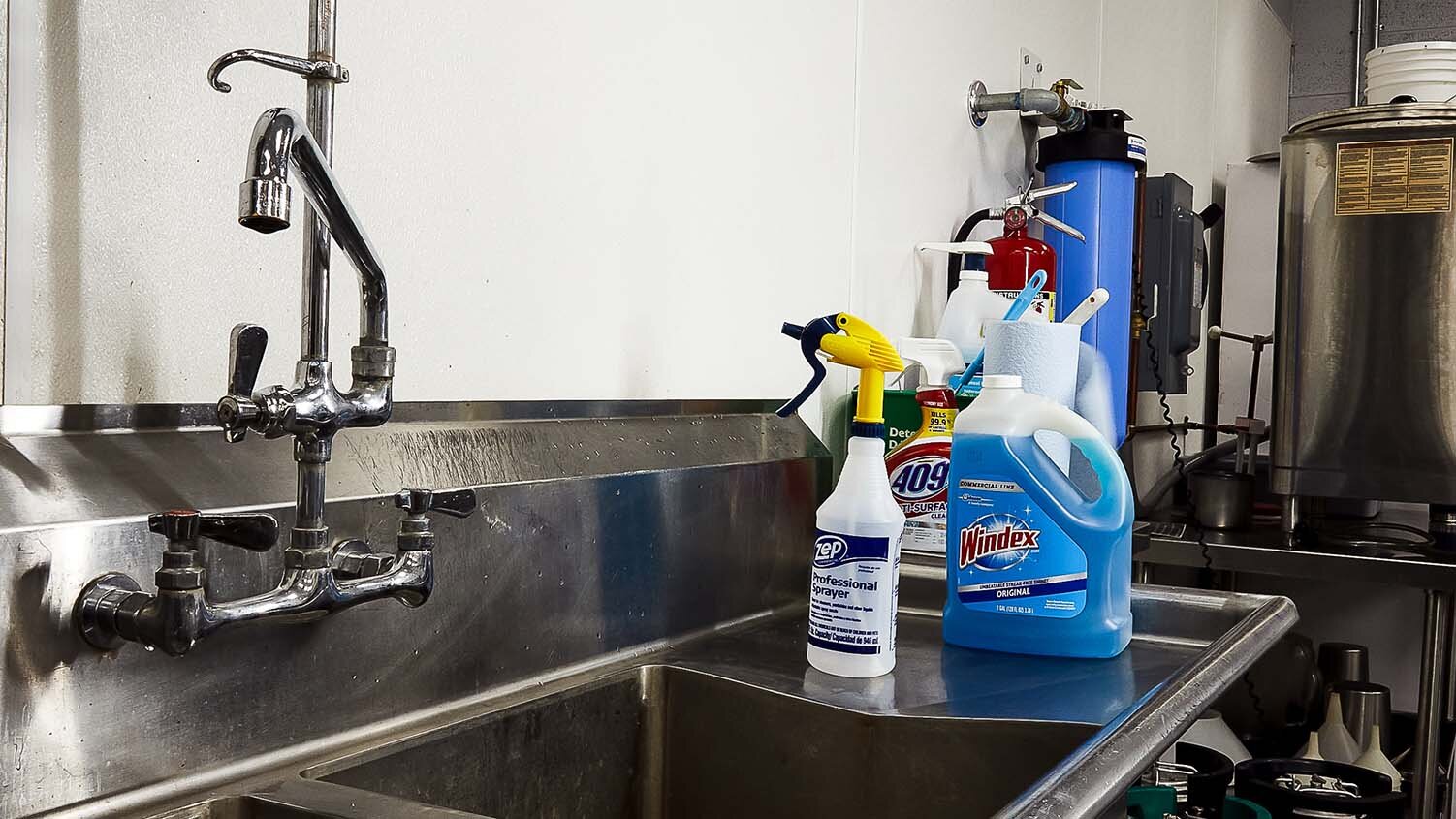 6 Cleaning Supplies Every Commercial Kitchen Should Have on Hand