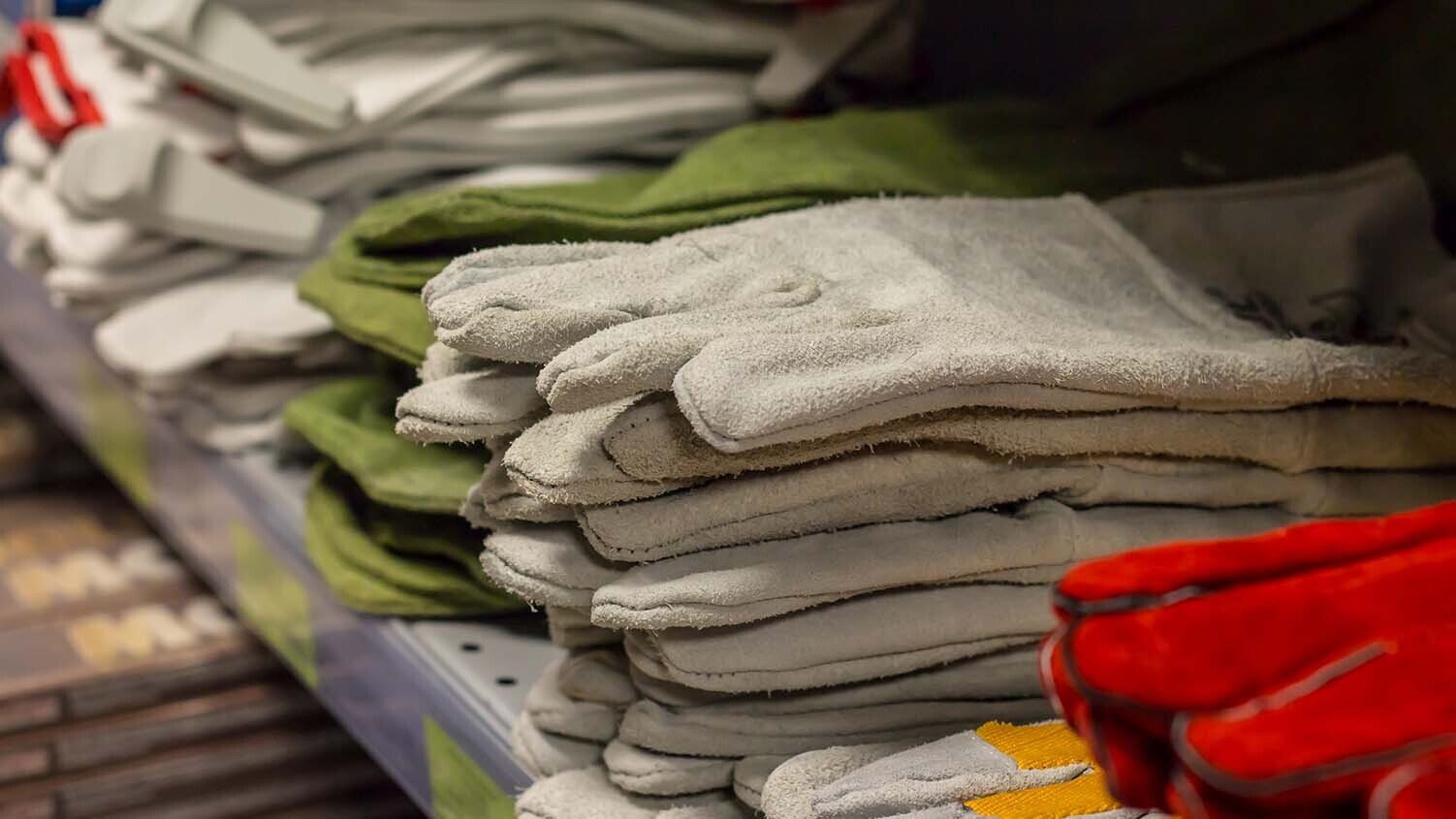 Work Gloves Buying Guide: Tips for Finding the Perfect Pair