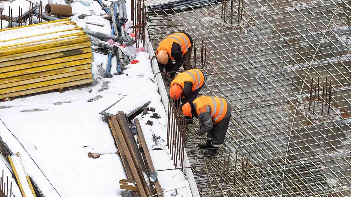 Cold Weather Safety Tips for Construction and Manufacturing Jobsites | Protect Your Crew